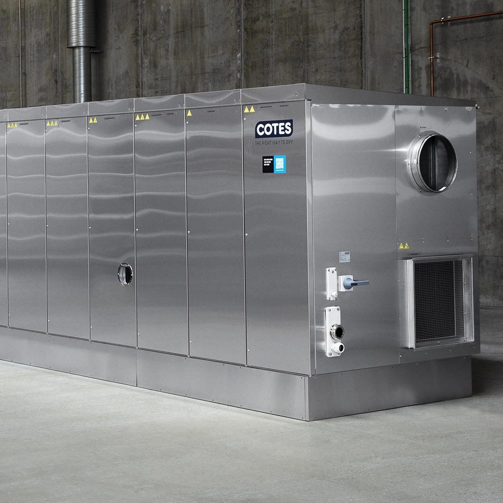 BM_Ultrady_Man-with-Reflection_Sustainable-Battery-27072023